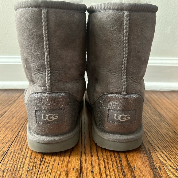 Kids Mini Ugg Boots Size 3 (Little Girls) - Picture 4 of 7